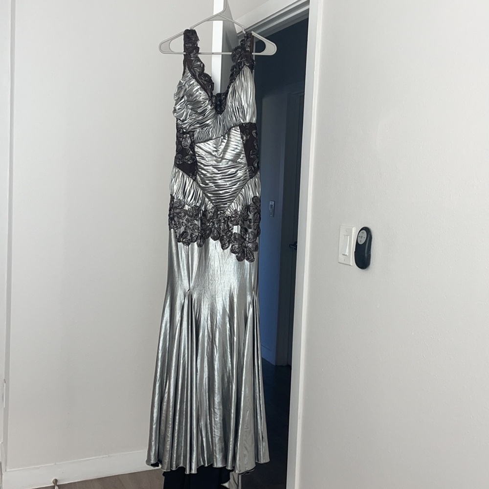 Dulcci Vetan Gown